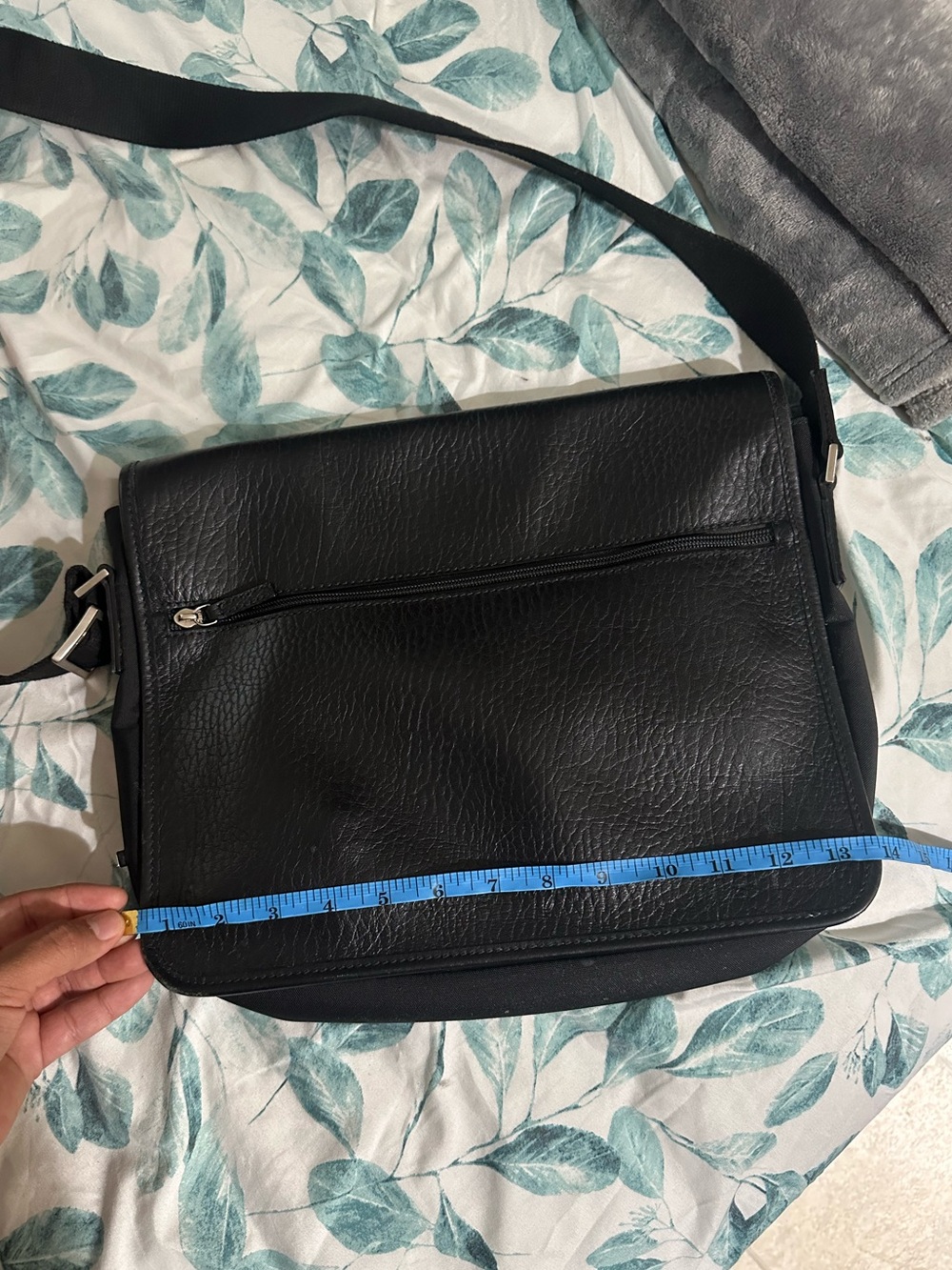 Ferragamo Shoulder Bag - Picture 4 of 4